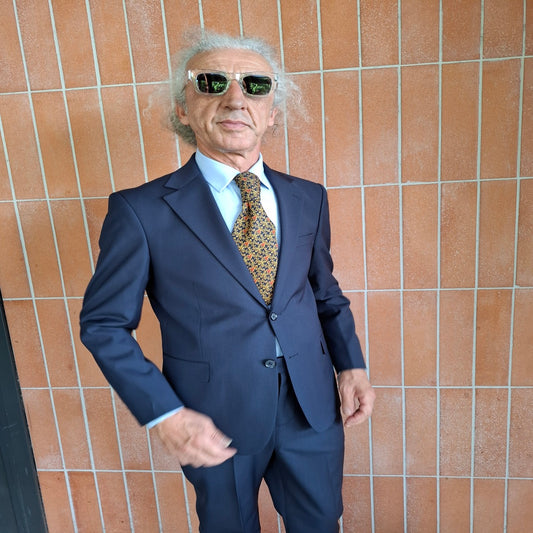 Suit 3186 front view – classic tailored men’s suit with modern comfort