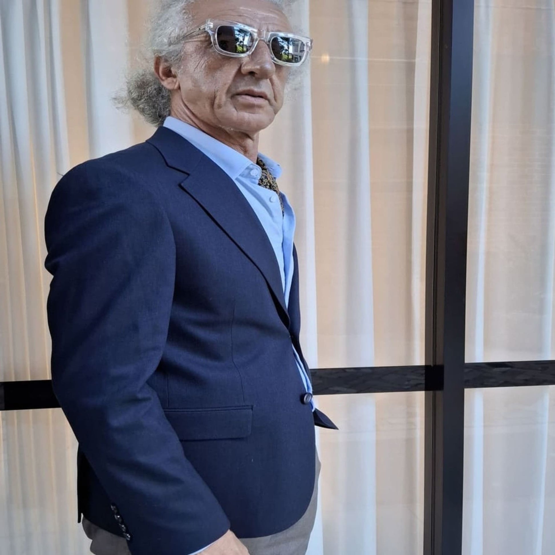 Front view of Men’s Jacket 5209 breathable everyday sport jacket