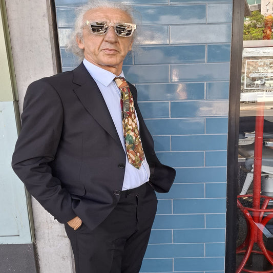 Side view of Men’s Silver Star Suit 3152 timeless tailored fit
